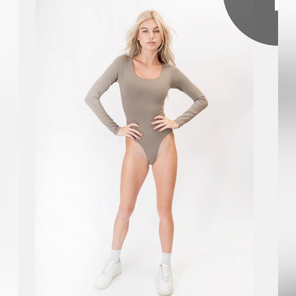 NWT ParagonFitwear Essential Long Sleeve Bodysuit
